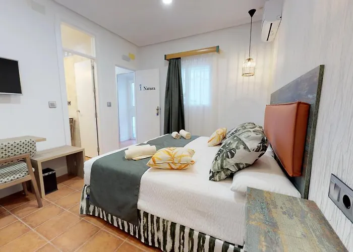 Hostal Boutique La Española by Bossh Hotels Rota